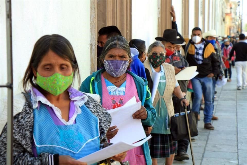 Para el próximo año, según el documento enviado a la Cámara de Diputados, el programa de pensión a adultos mayores tendría 104 mil mdp más.