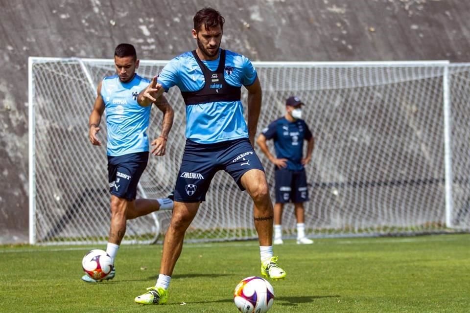 Nico Sánchez volvió a trabajar al parejo del equipo.