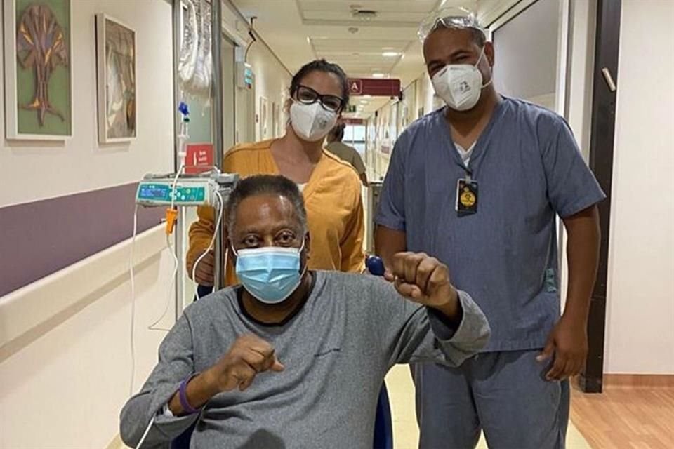 Pelé pasará Navidad en el hospital y su condición empeora.