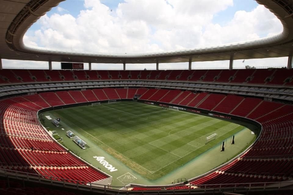 El Estadio AKRON tiene una capacidad de 46,232  aficionados.