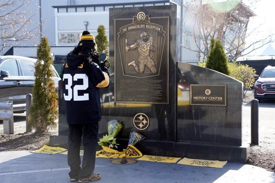 Otro de los duelo esperados en la Semana 16, es el Raiders-Steelers, ya que se retirará el 32 de Franco Harris.