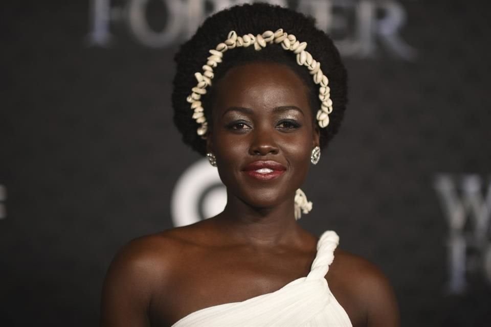 Lupita Nyong'o presumió su nuevo romance a través de redes sociales, se trata del reportero de deportes estadounidense Selema Masekela.