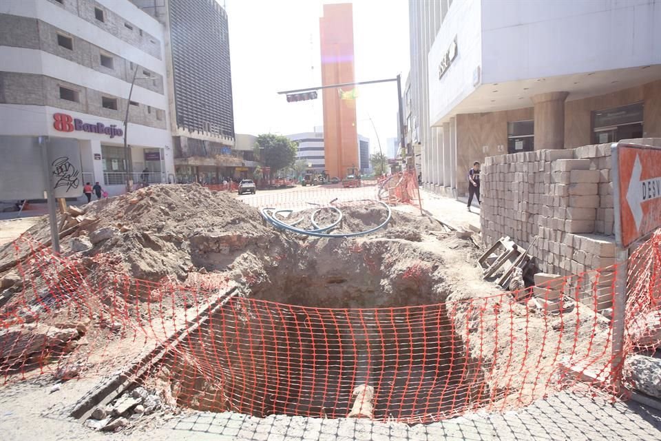 Entre Libertad y Leandro Valle todavía se observan los trabajos en el drenaje de la vía.