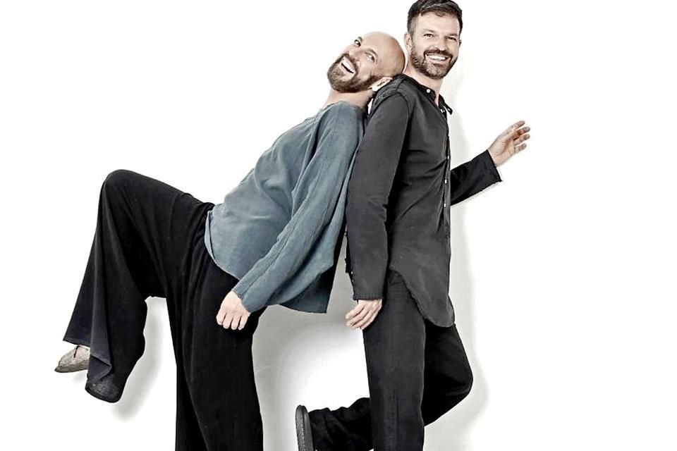 Jorge Lupercio y Sandro Cruz lanzan  historia de la moda tapatía en el libro 'Retratos de un Maniquí', lleno de fotos y perfiles.
