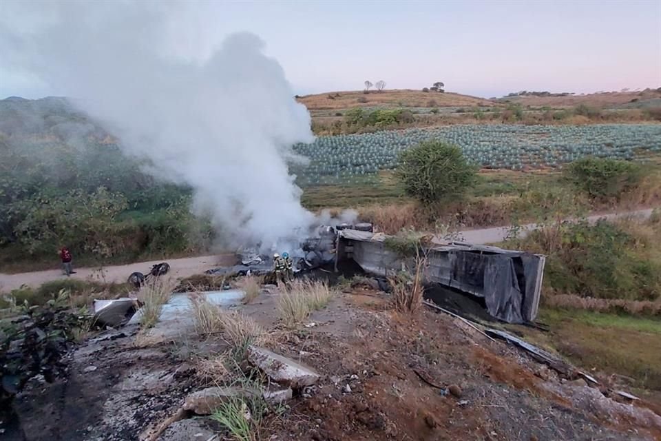 El accidente ocurrió a la altura del kilómetro 72 de la Autopista Guadalajara - Colima.
