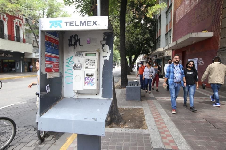 Poder AntiGandalla ha documentado casos de invidentes que se han golpeado con casetas telefónicas y que han retirado 40 en Tonalá.