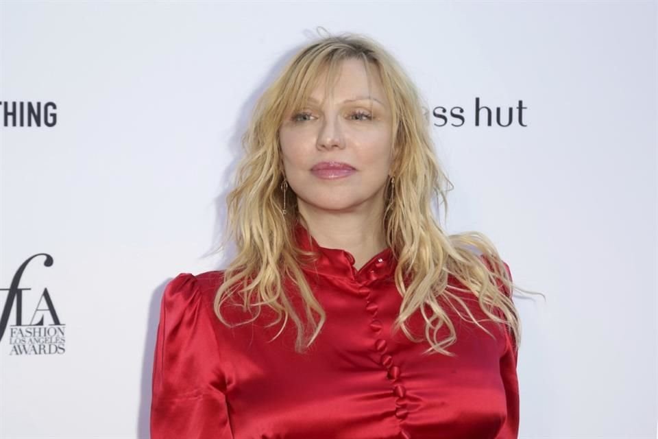 Courtney Love compartió sus quejas contra la estrella de Babylon, Brad Pitt.