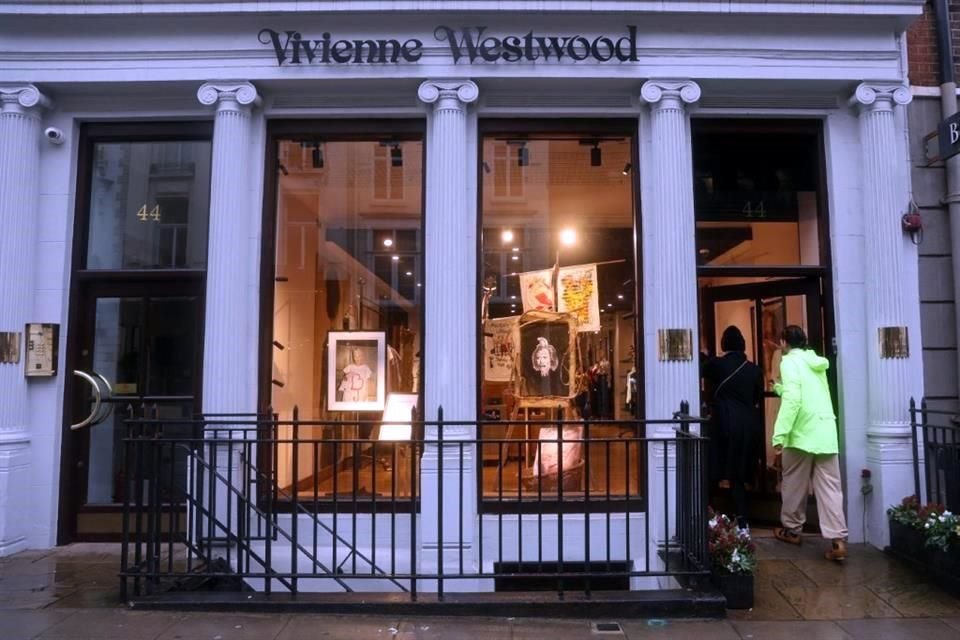 Las Boutiques de Vivienne Westwood han sido visitadas por varios seguidores de la diseñadora.