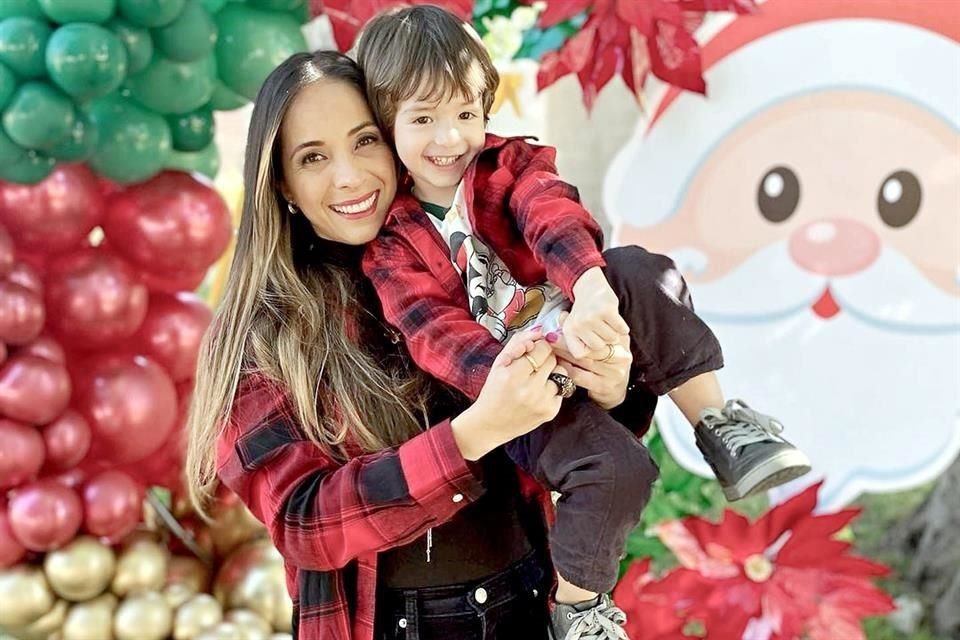 La también escritora es madre de Santiago, de 2 años, a quien dedicó su nuevo libro 'Amor in Vitro'.