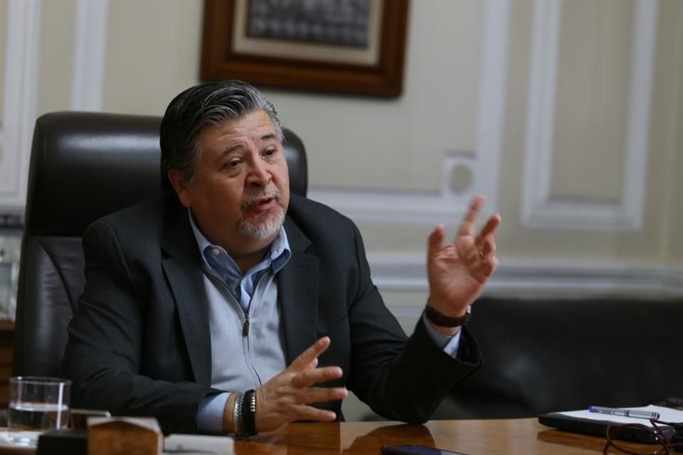 Luis García Sotelo, Tesorero municipal.