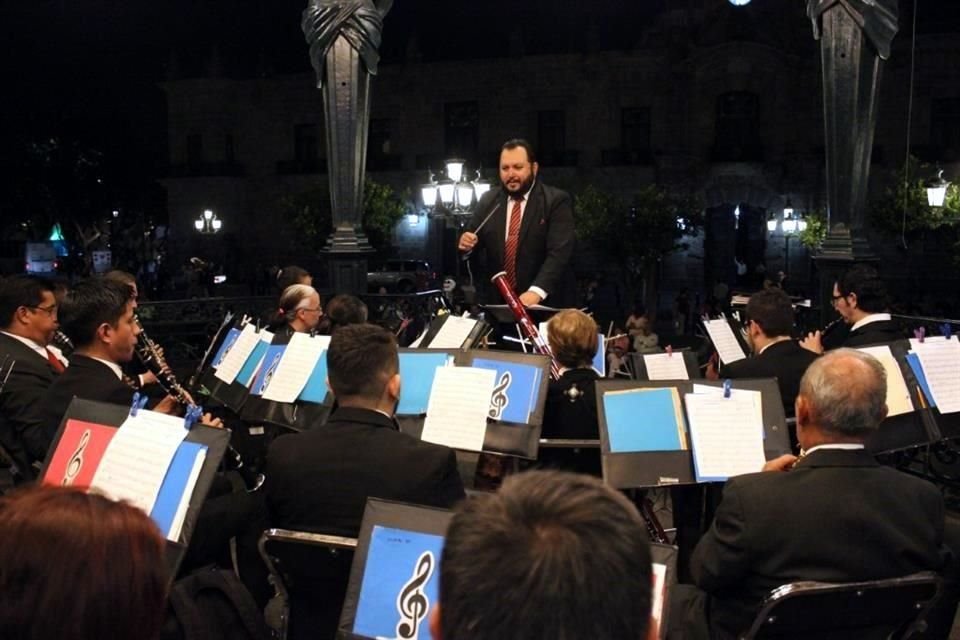 A partir de este miércoles, la Orquesta Típica de Jalisco volverá a sus tradicionales serenatas en la Plaza de Armas.