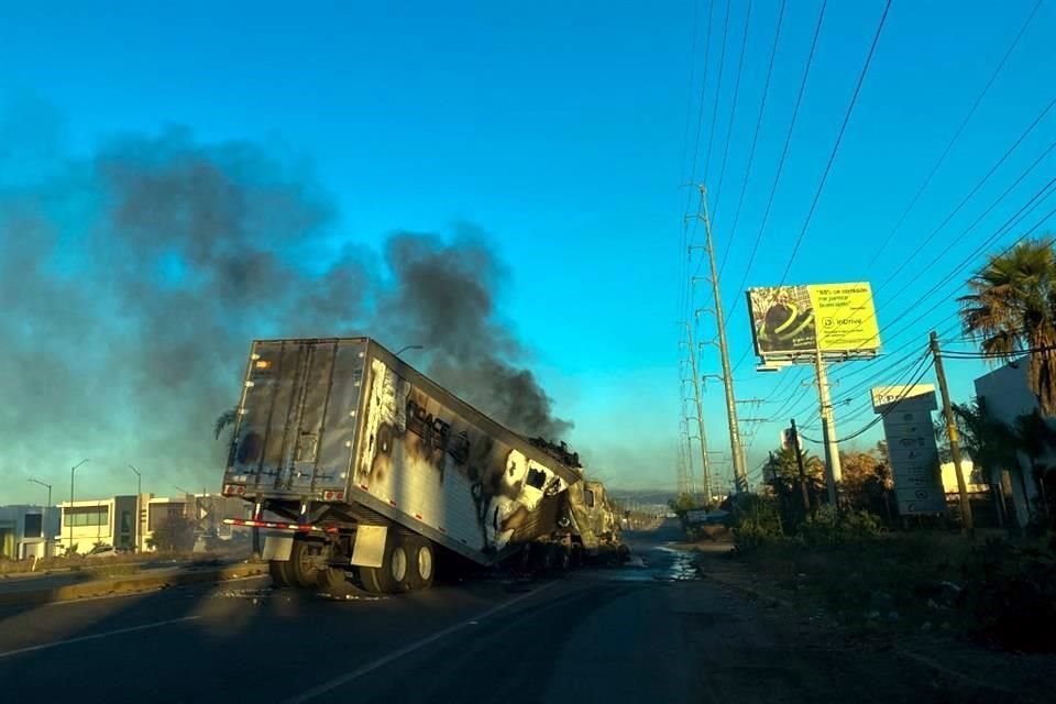 Autoridades trabajan para controlar la situación de violencia en Sinaloa.