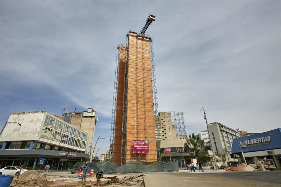 'El Palomar', pieza diseñada por Luis Barragán, se alza sobre Paseo Alcalde. En pocas semanas sería inaugurada.