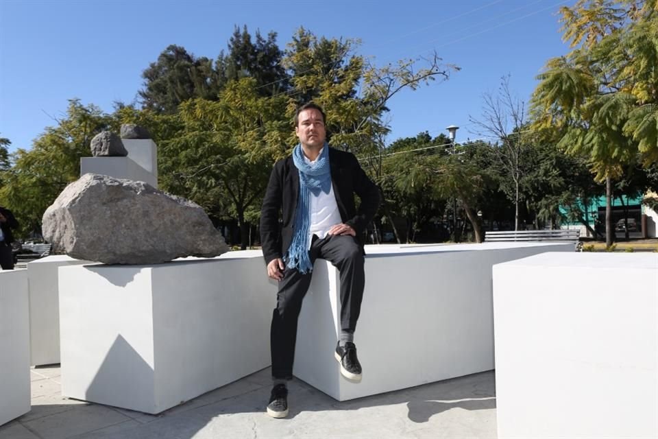 Jose Dávila, artista tapatío.