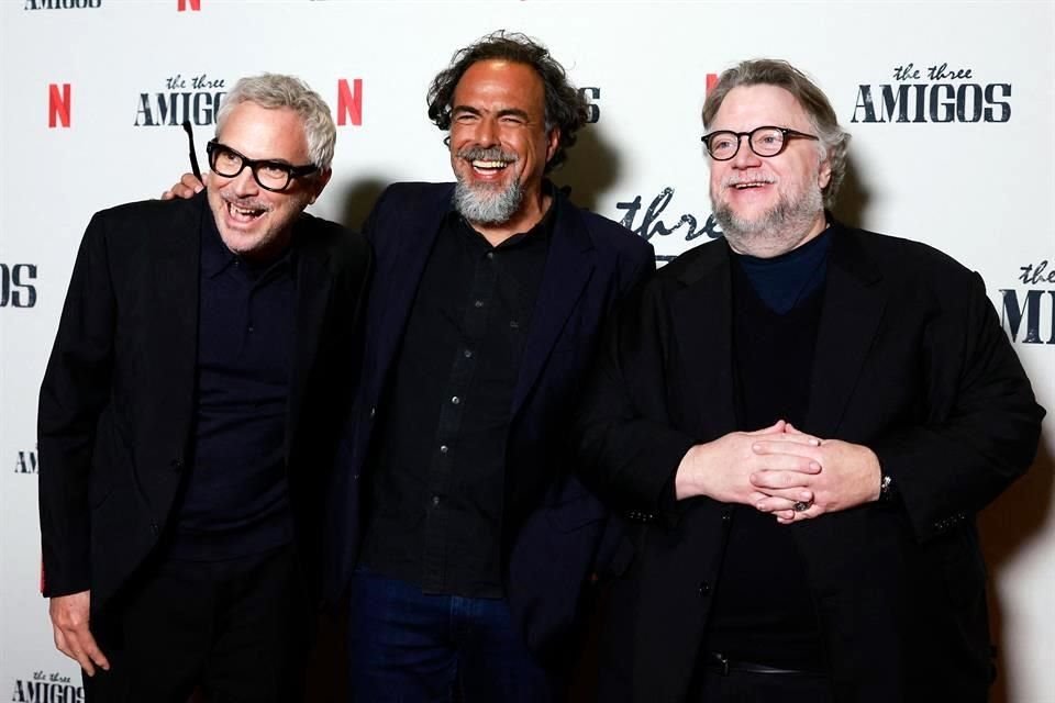 Guillermo del Toro, Alfonso Cuarón y Alejandro González Iñárritu celebran el éxito de sus películas en un evento especial en Los Ángeles.