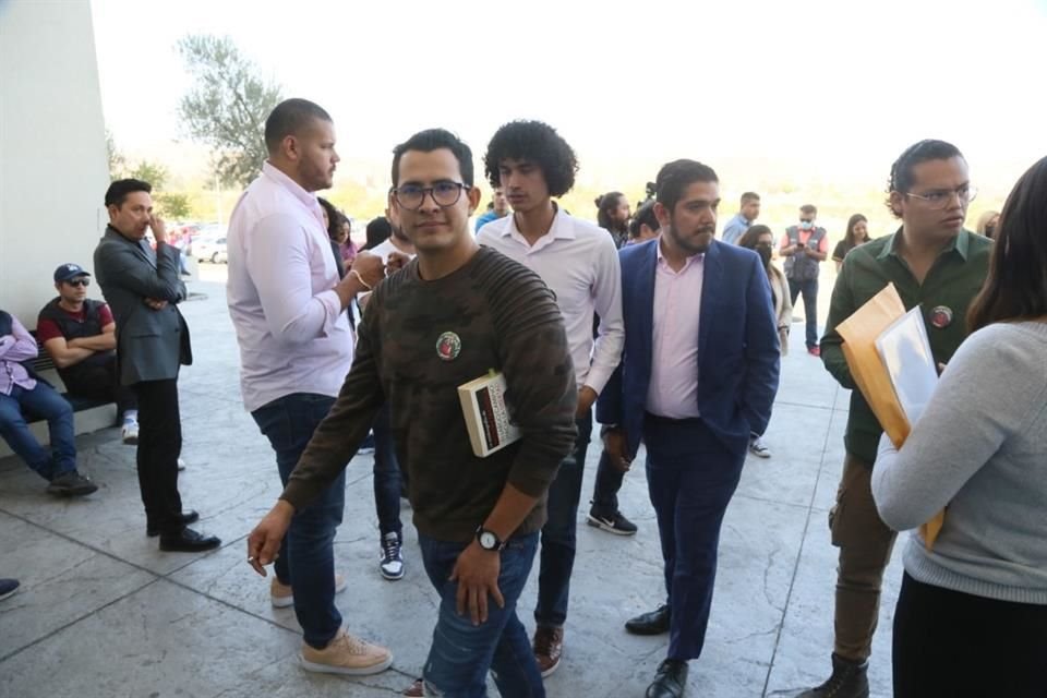Javier Armenta Araiza, Jose Alexis Rojas Umazor y Ivan Ilich Cisneros Gonzalez, estudiantes de la UdeG detenidos.