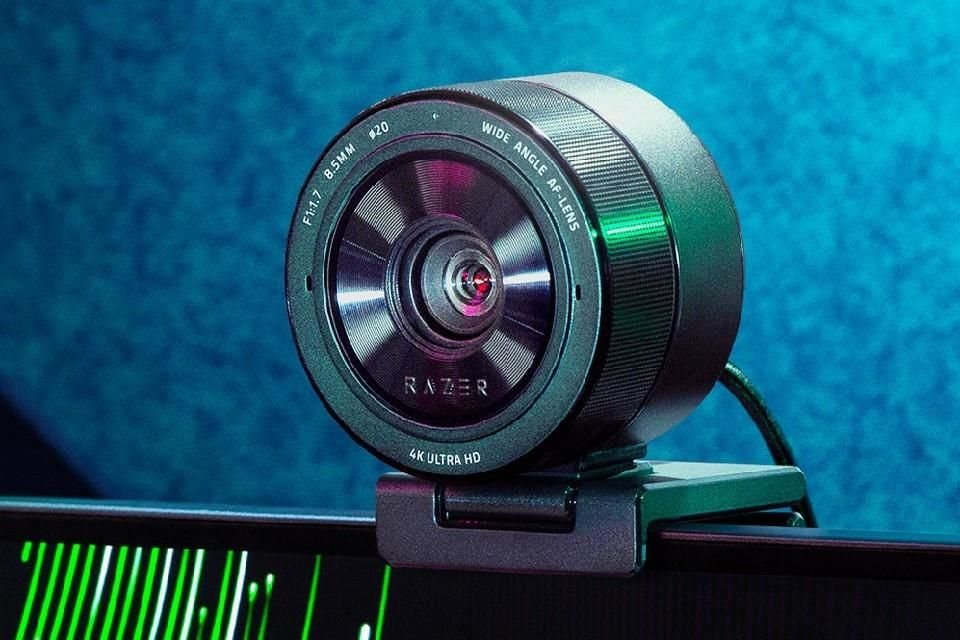 Razer Kiyo Pro Ultra es una webcam de alta resolución que ofrece video en 4K a 30 cuadros por segundo.