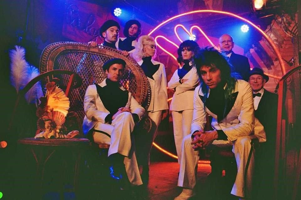 La banda francesa La Femme presentará su cuarto disco de estudio, Teatro Lúcido, en el C3 Stage, en Guadalajara.