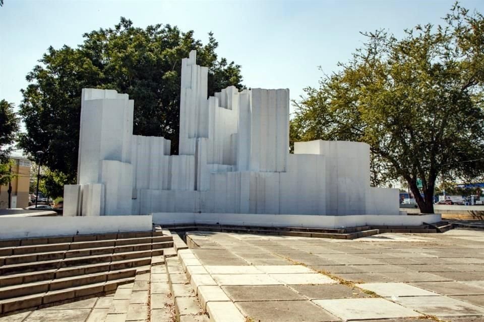 Una de las esculturas más importantes del modernismo en Guadalajara se encuentra en deterioro, en la Colonia Moderna.