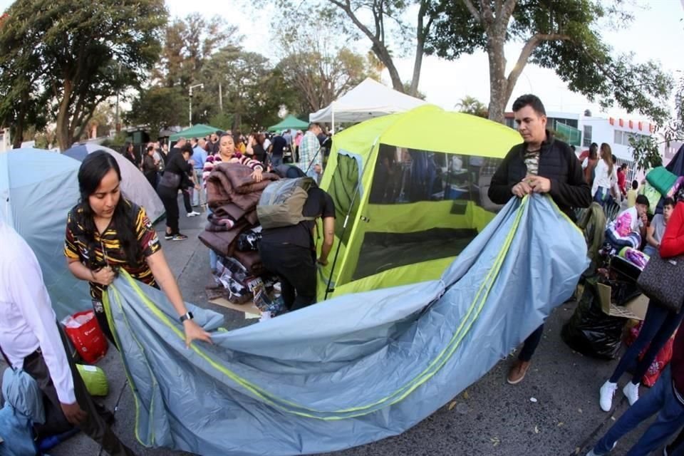 Luego de la resolución, se levantó el campamento que fue instalado afuera de Casa Jalisco para protestar por la detención de los jóvenes.