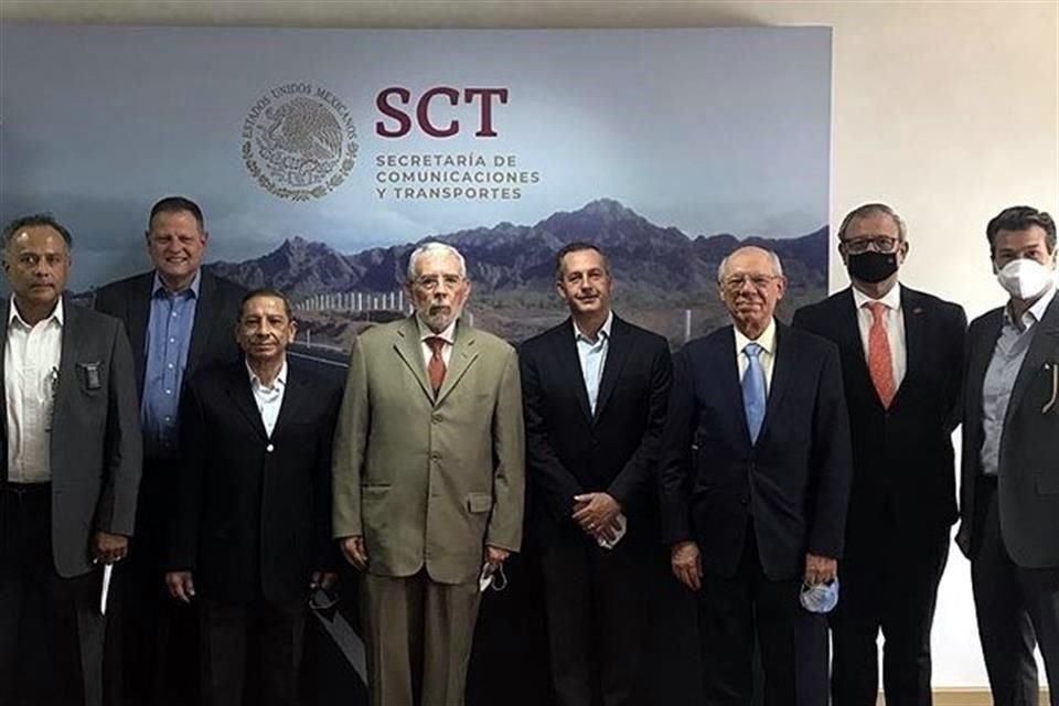 La SCT se reunió con las aerolíneas nacionales.