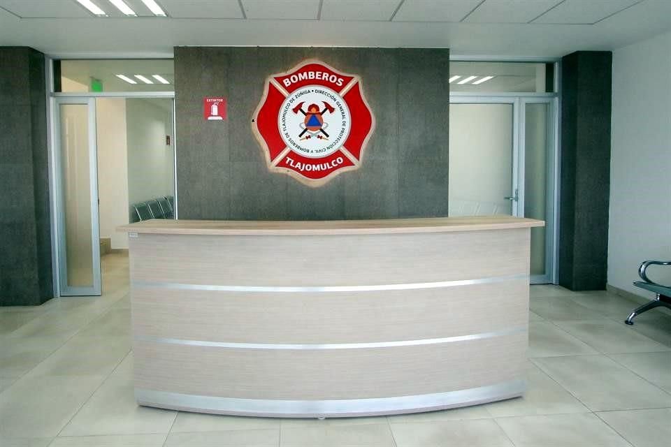 Sobre Circuito Metropolitano Sur Vicente Fernández se asienta la nueva base central de Protección Civil y Bomberos de Tlajomulco, la cual fue inaugurada el 12 de enero.