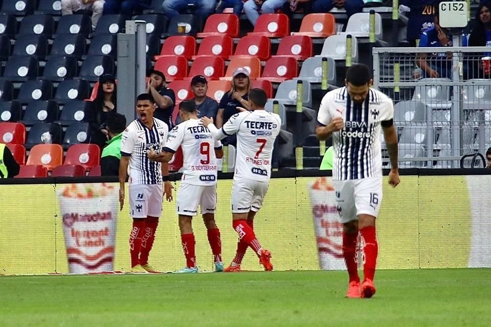 Berterame aprovechó un centro de Gallardo y remató para el 1-1.