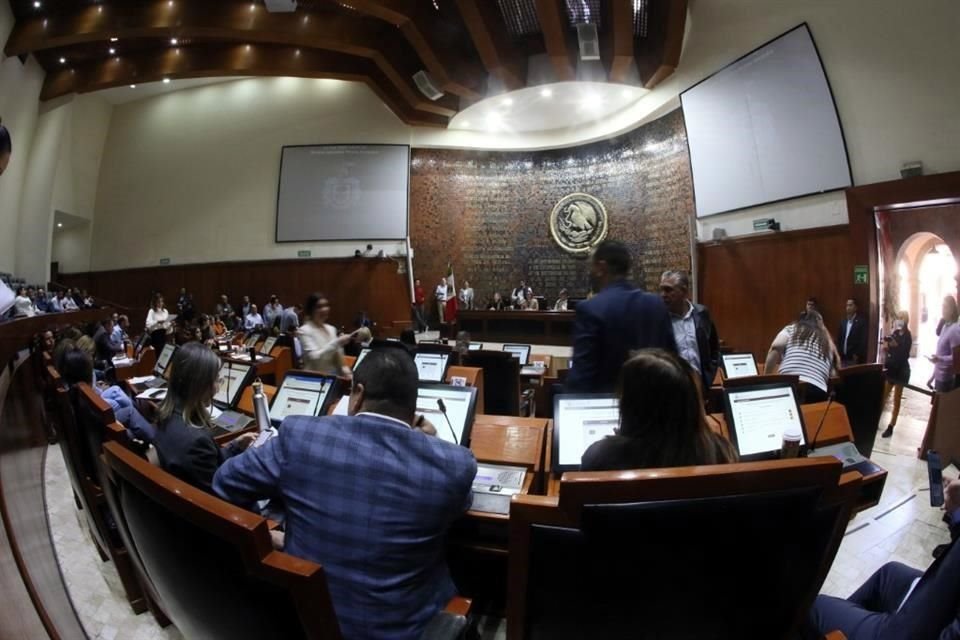 El Congreso de Jalisco contrató a IMCO por 800 mil pesos para que evaluara su nómina.