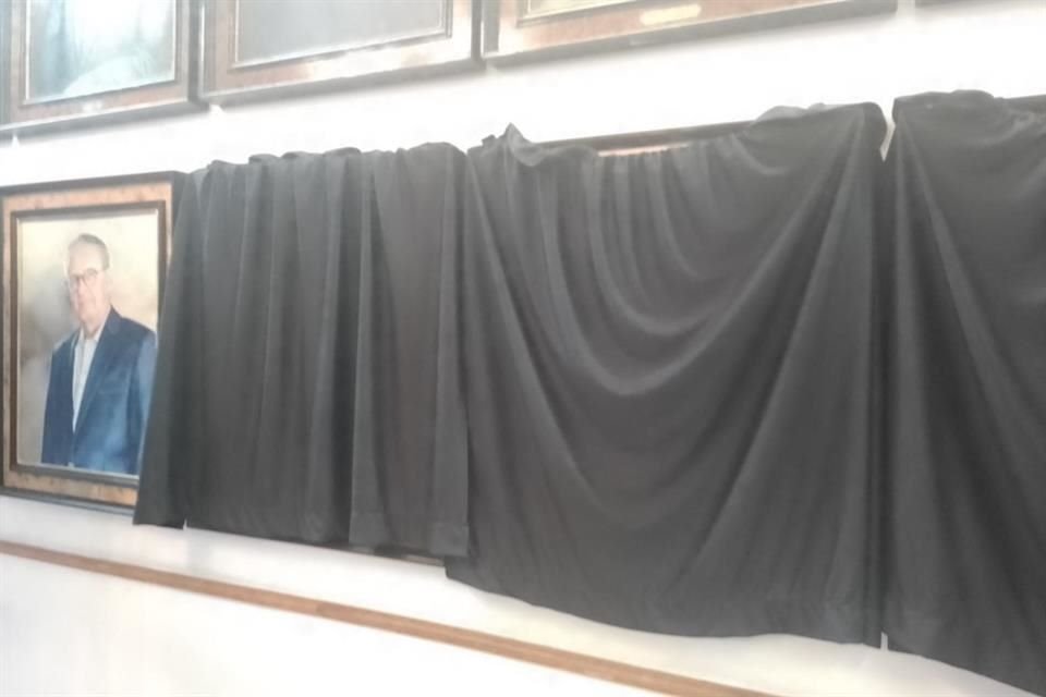 Los retratos de los ex presidentes Ismael del Toro, Bárbara Trigueros y Eduardo Martínez Lomelí, son los que serán develados.