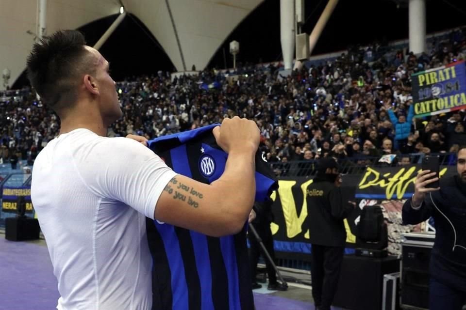 Así fue a celebrar Lautaro Martínez su gol, un verdadero golazo.