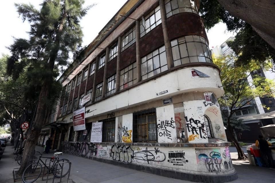 en ocho casas catalogadas en la colonia Roma Norte por su valor cultural, los propietarios iniciaron obras sin permisos ni proyectos de conservación