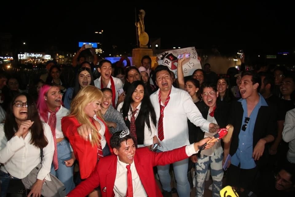 Así celebraron los fans de RBD el anuncio de su gira.