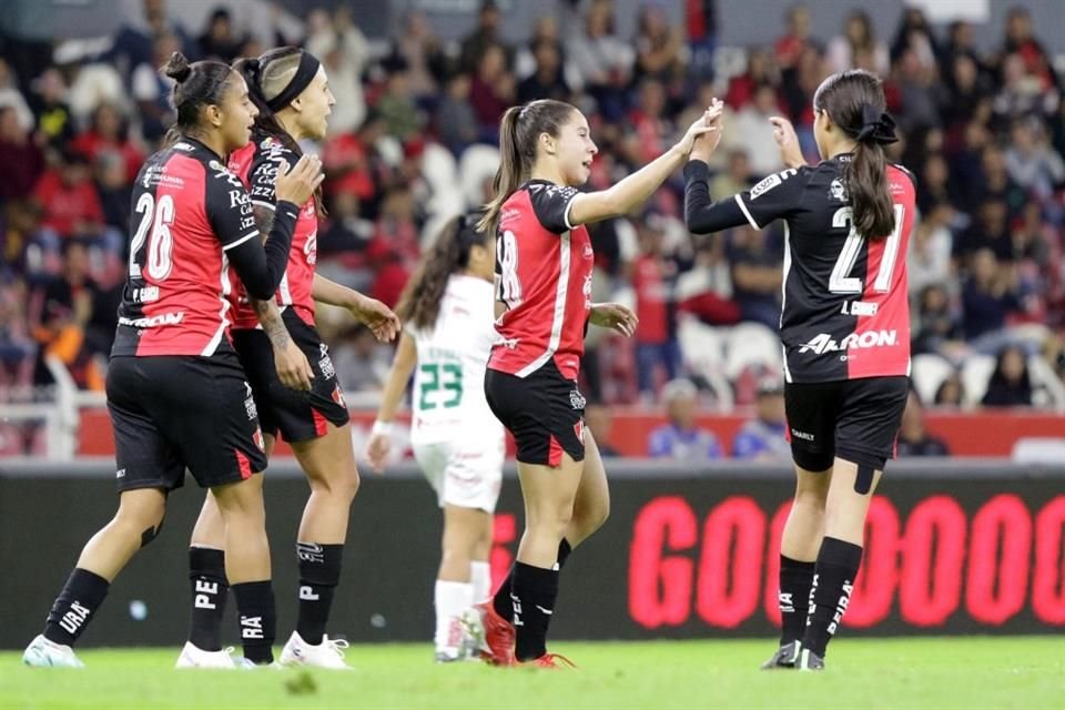 El Atlas femenil debutó en casa con una goleada 4-1 sobre el Necaxa.