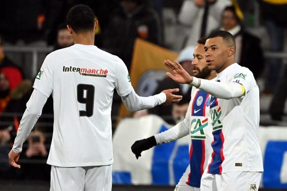 Kylian Mbappé marcó cinco goles en la victoria 7-0 al modesto Pays de Cassel.