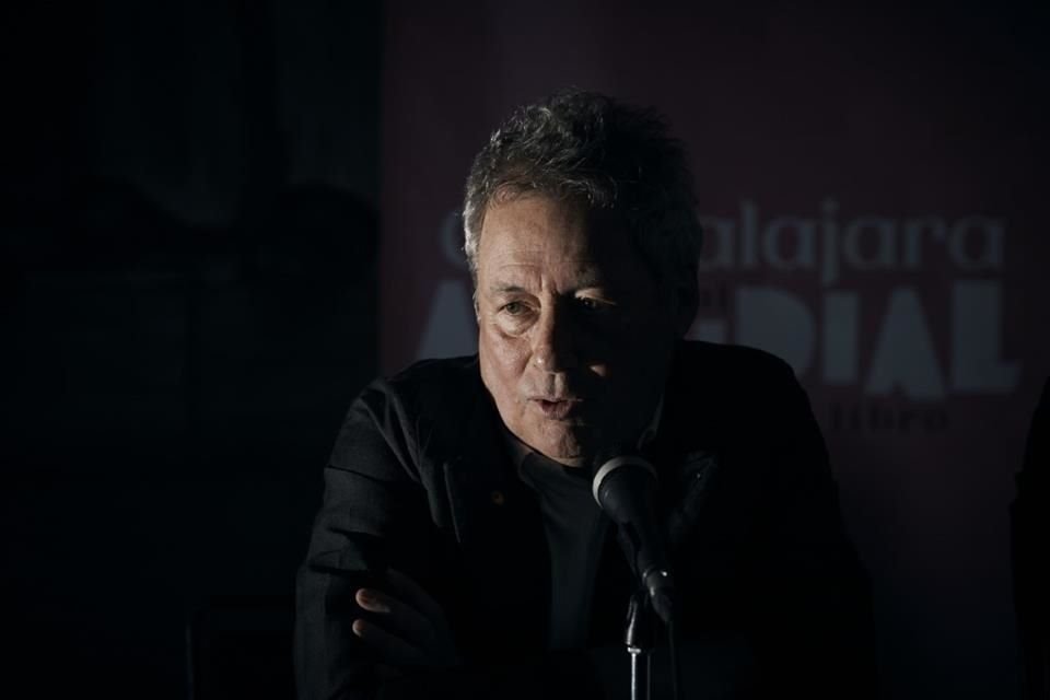 Alessandro Baricco, uno de los escritores más influyentes de la literatura en Italia llegó a Guadalajara para dar un par de conferencias.