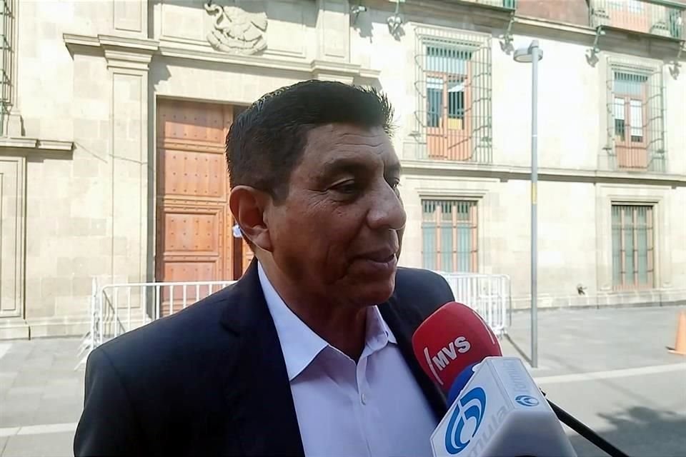 Jara en entrevista afuera de Palacio Nacional.