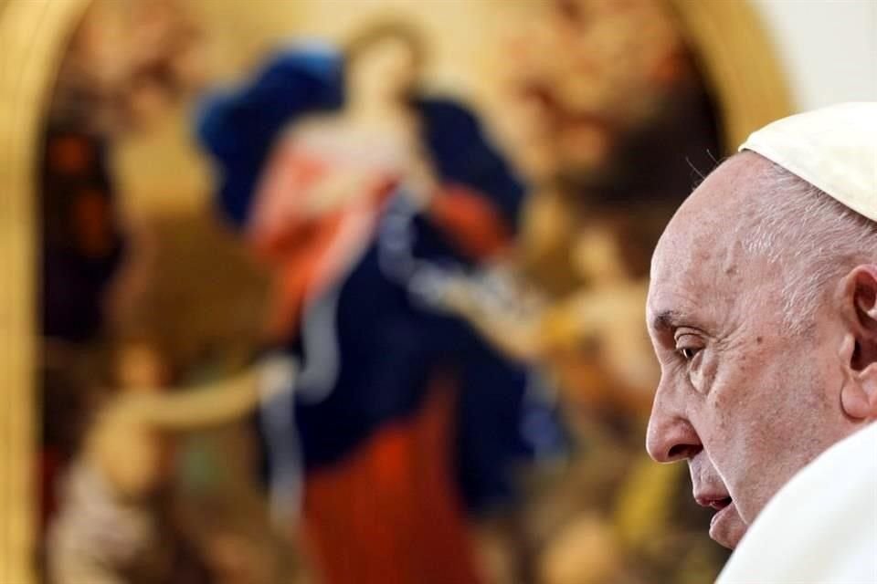 El Papa Francisco dijo en entrevista en AP que la homosexualidad no es un delito al señalar que en iglesias del mundo desprecian a la comunidad LGBT.