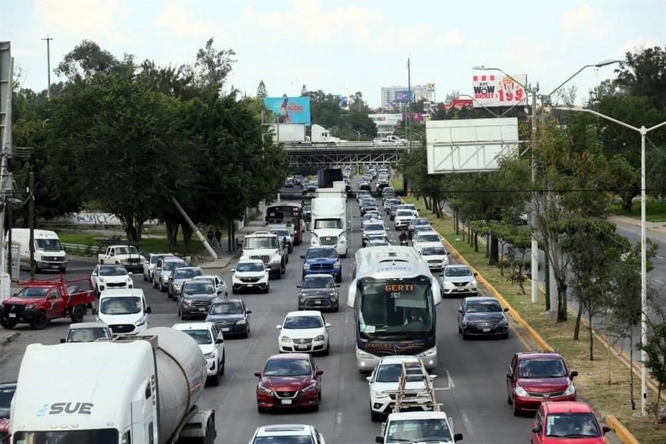 Actualmente se discuten opciones para solucionar el caos vial de la Avenida López Mateos. 