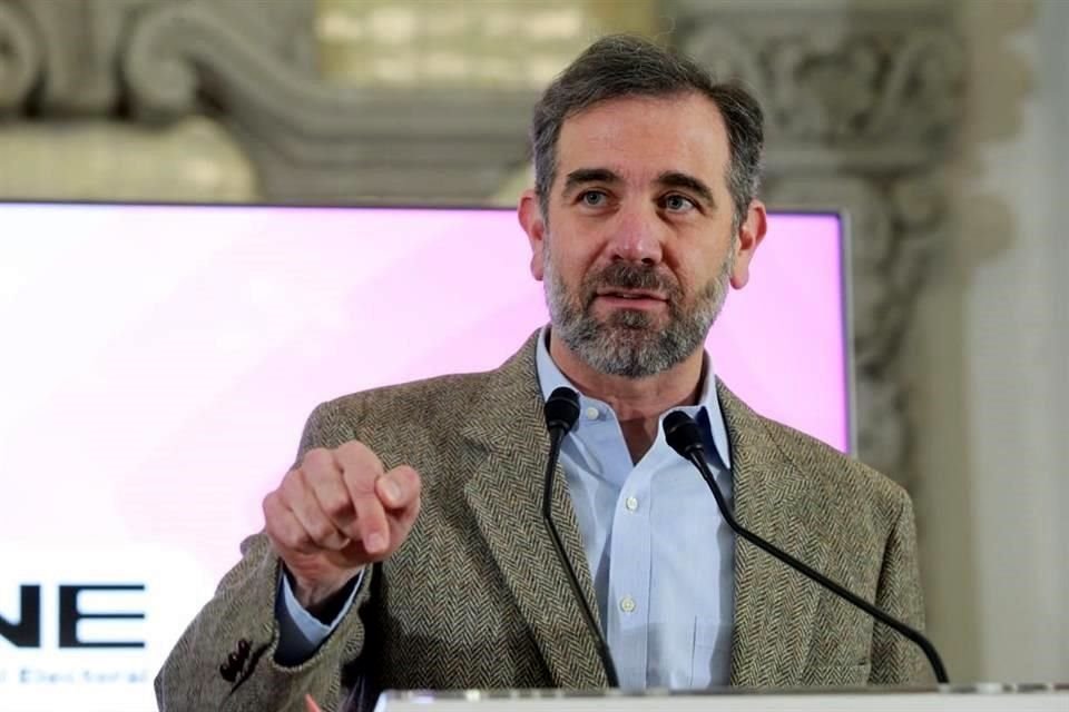 Lorenzo Córdova, presidente del INE.