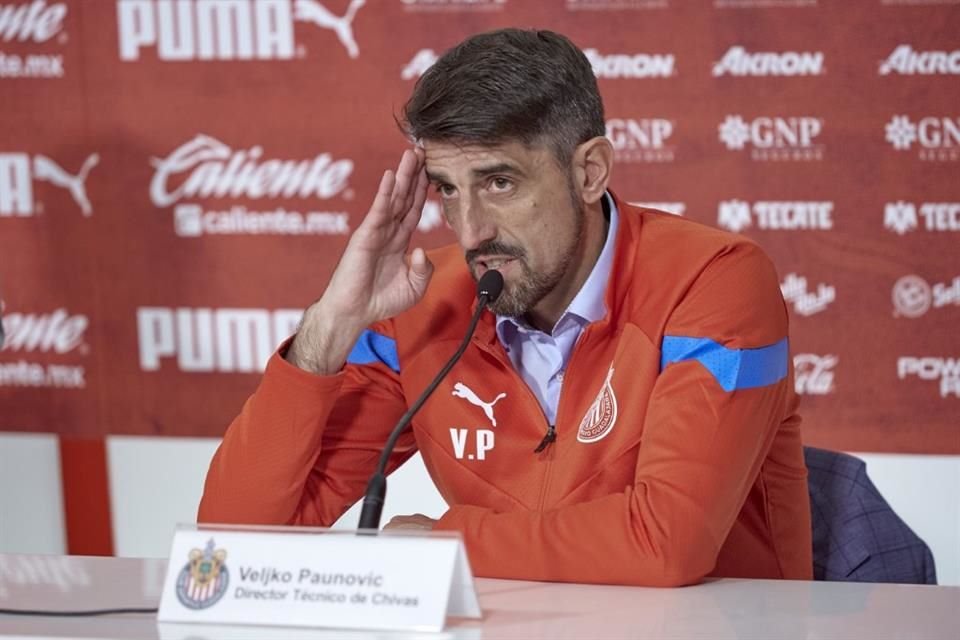 Veljko Paunovic, entrenador de Chivas.