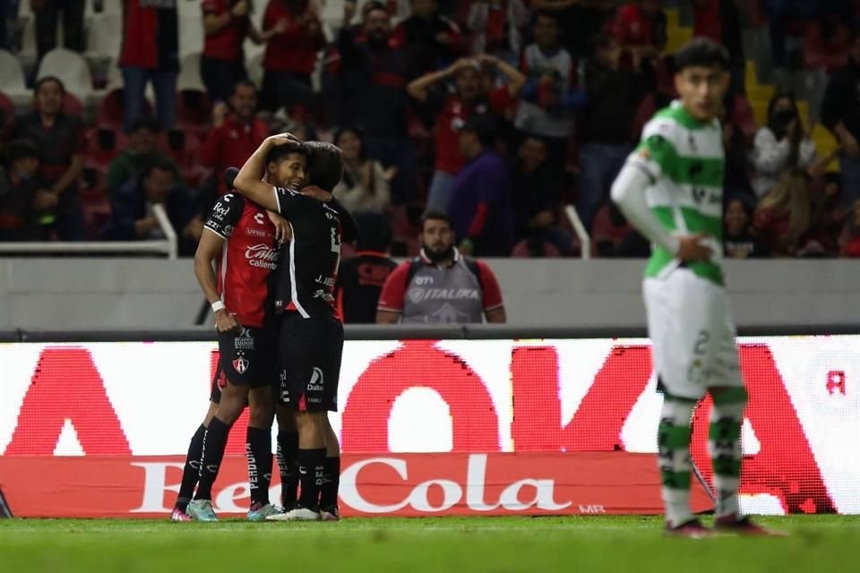 Al Atlas sólo le alcanzó para el empate ante su hermano lagunero.