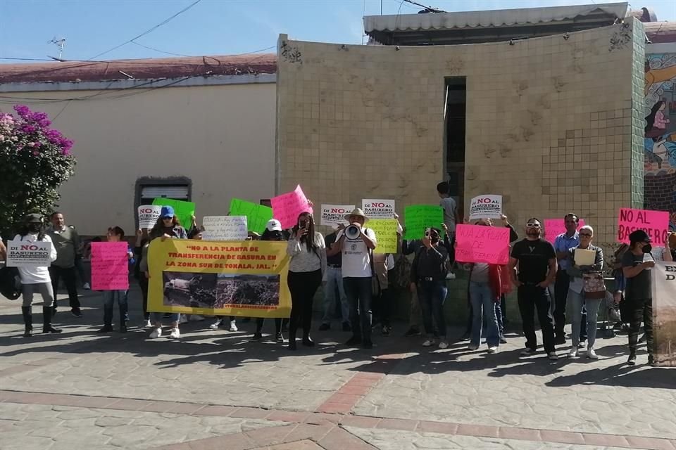 Los vecinos solicitaron a las autoridades tonaltecas que tomen en cuenta las implicaciones a la salud y al medio ambiente.