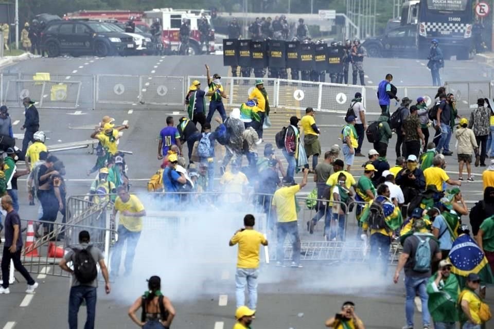 La Policía de Brasil allanó la casa de un sobrino de Bolsonaro que asistió al asalto a los edificios de Gobierno.