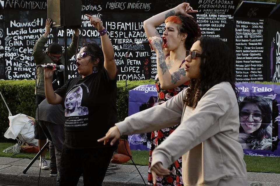 Familiares de personas desaparecidas visibilizaron los casos en la Glorieta de las Mujeres que Luchan.