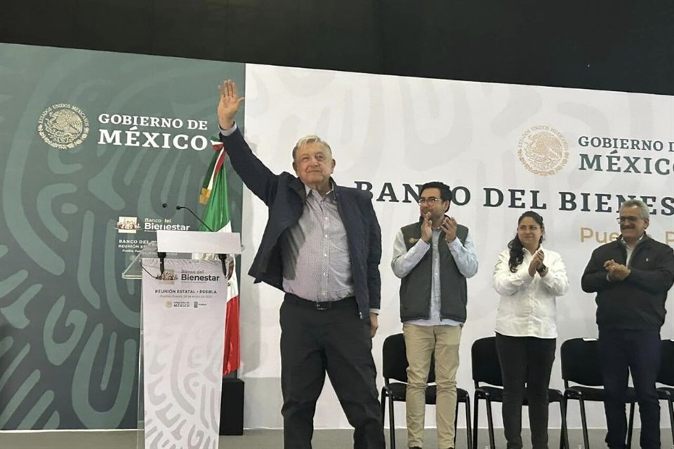 El Presidente López Obrador aseguró que en julio habrá 3 mil sucursales del Banco del Bienestar; en 2019 había prometido 7 mil.