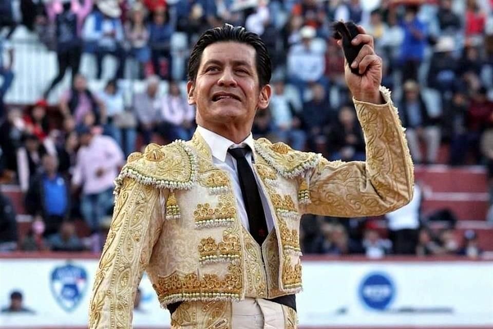 Se vivió buena tarde de toros en Texcoco.