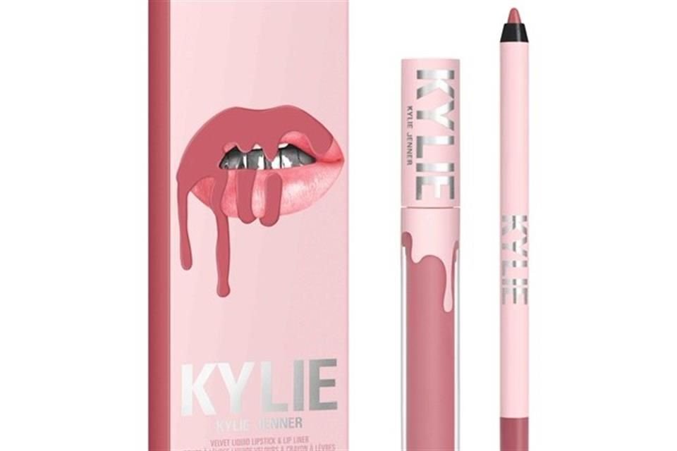 Los Velvet Lip Kits de Kylie Cosmetics prometen una fórmula de larga duración y alta pigmentación semi mate que aporta belleza a los labios.