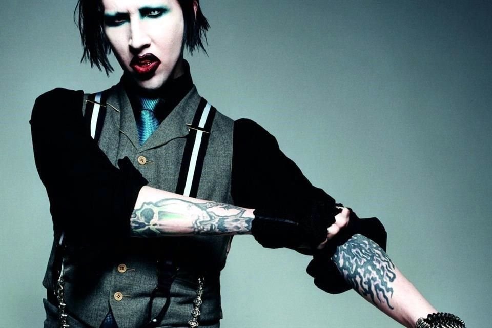 Marilyn Manson enfrenta una nueva demanda por agresión sexual que cometió supuestamente a inicios de su carrera a una adolescente.