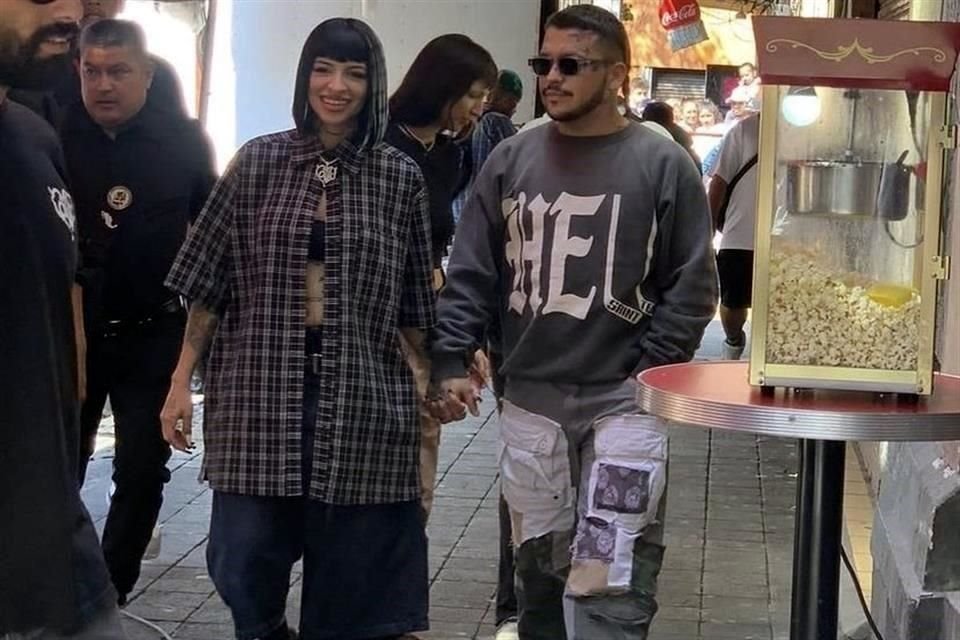 El romance entre Christian Nodal y Cazzu sigue viento en popa y así lo dejaron ver durante la grabación de un video de ella en la CDMX.