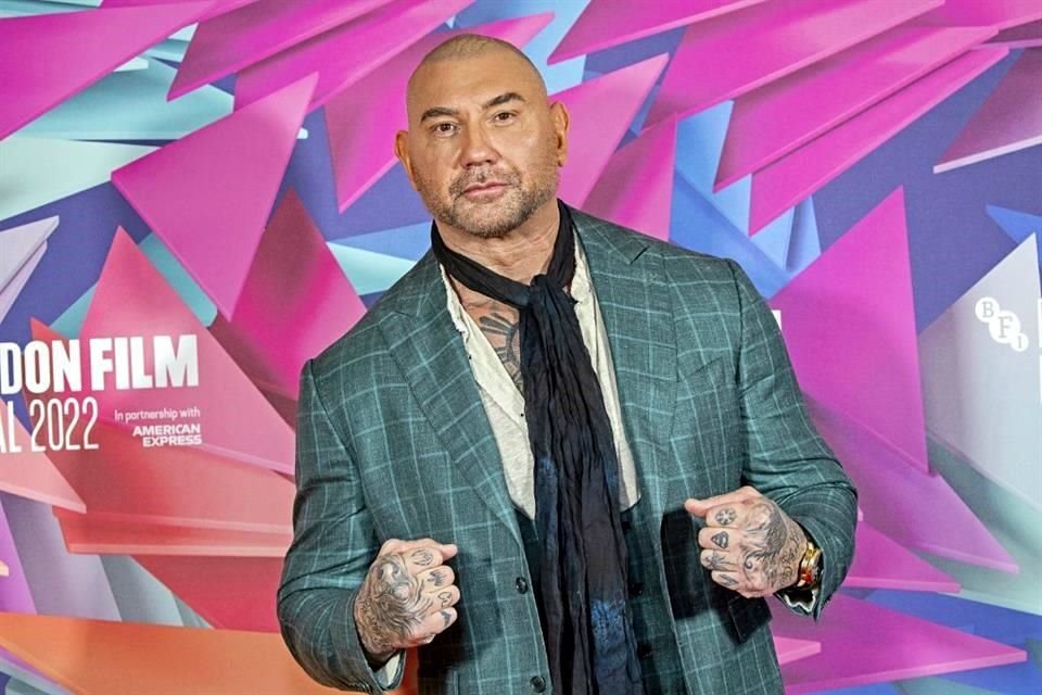 Batalla el actor y ex luchador Dave Bautista para no ser encasillado en el género de acción; estrena en México un drama apocalíptico.